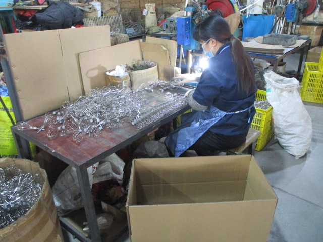 Sedang mengemas
